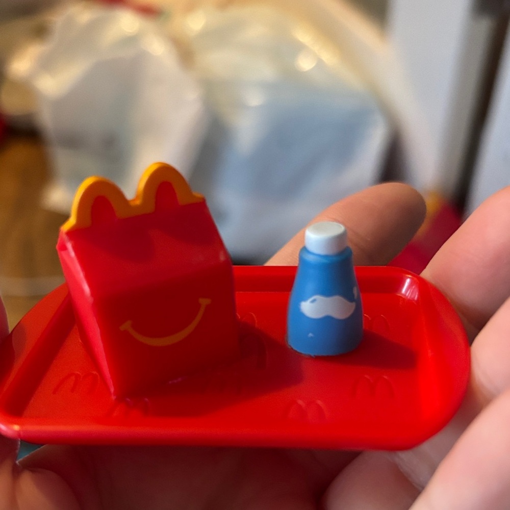 McDonald lil toy #15 milk
